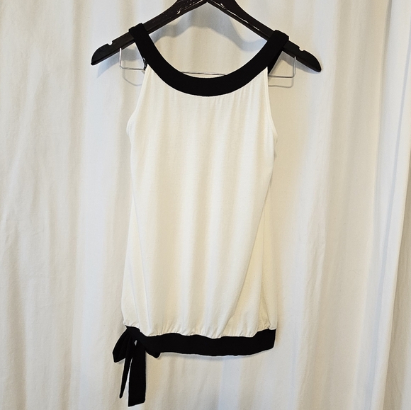 🇨🇦 JACOB White & Black Tank Top - Picture 7 of 12